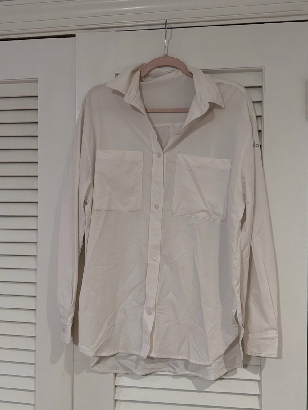 ALO Yoga Cream Button-Down Pocket Shirt
